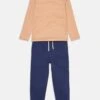Friboo SET - Jogginghose - Beige/dark Blue 1 Friboo SET - Jogginghose - Beige/dark Blue -Friboo Geschaft 19c9bc38ba7c430ab54f4ff15a7a0b3f