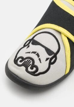 Friboo STAR WARS STORMTROOPER - Hausschuh - Black 13 Friboo STAR WARS STORMTROOPER - Hausschuh - Black -Friboo Geschaft 624ce331bcb64bfea152baf9c30421c5