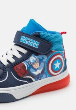 Friboo MARVEL CAPTAIN AMERICA BLINKING SHOES - Sneaker High - Dark Blue/blue 13 Friboo MARVEL CAPTAIN AMERICA BLINKING SHOES - Sneaker High - Dark Blue/blue -Friboo Geschaft db005d569b654c84a54031a776a5a924